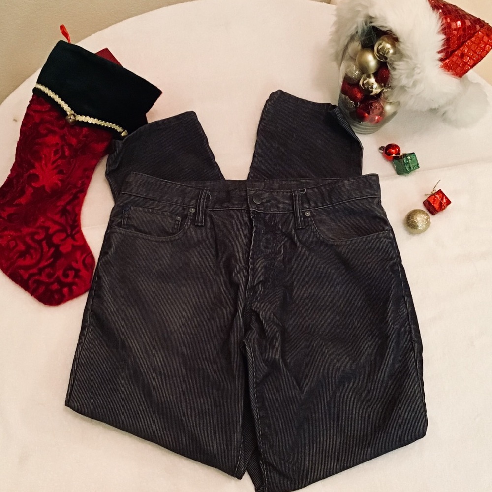 “GAP ”Men’s corduroy jeans.
